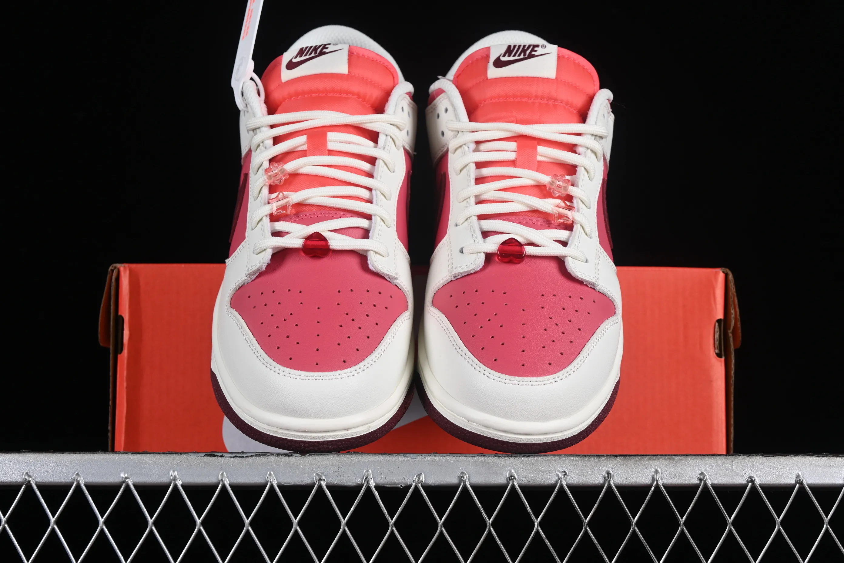 All Categories Nk SB Dunk Series Nk SB Dunk Low Low-top sneakers N version Nk Dunk Low GS "Valentine's Day" Valentine's Day color SB low-top casual sneakers HF0736-161